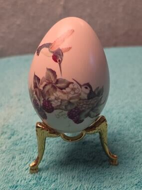 Vintage Eggzakly Porcelain Egg Hummingbird Collectible Handcrafted Stand USA 90s